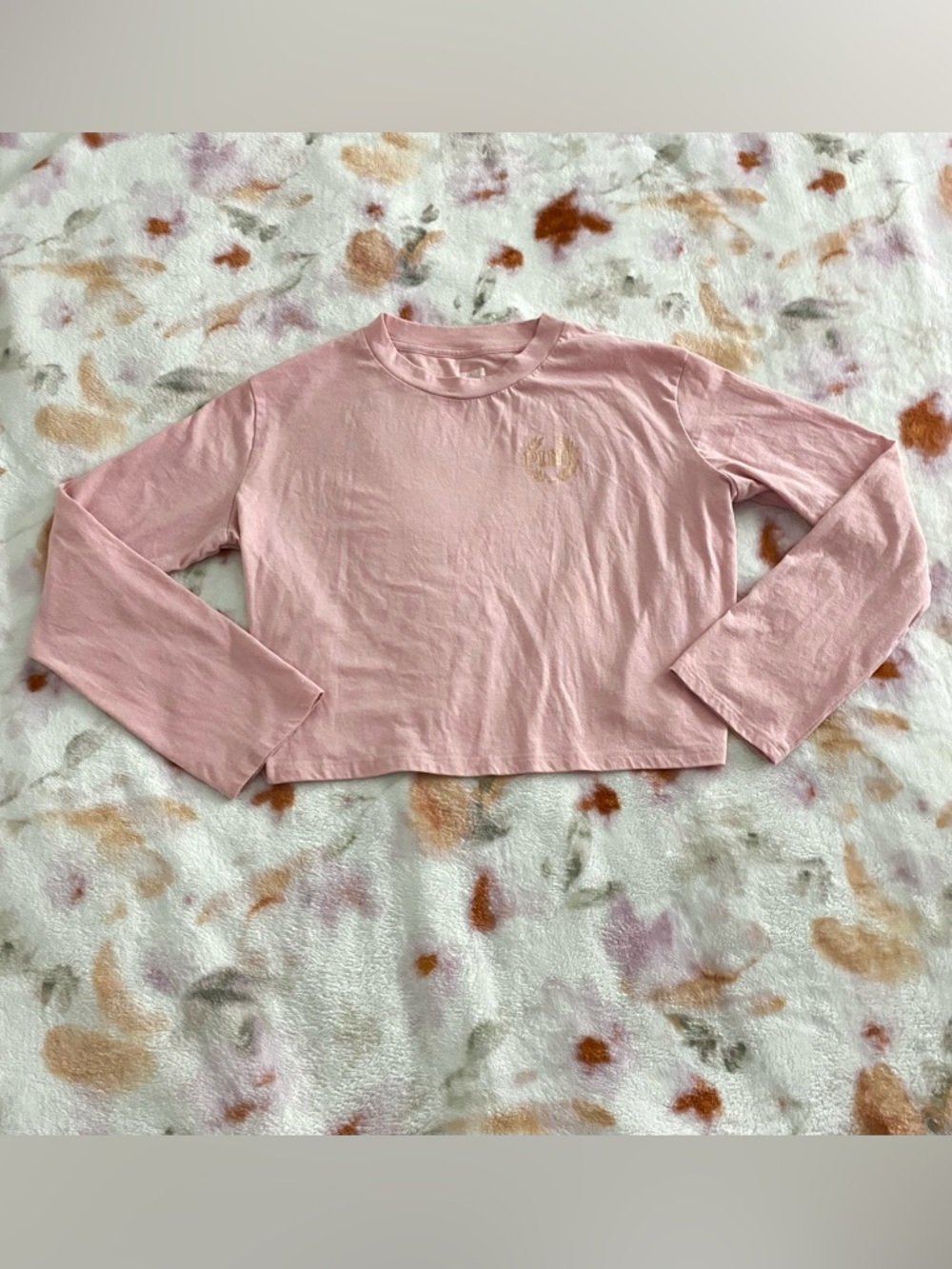 PINK Victoria's Secret Light Pink Long-Sleeve Cropped Tee